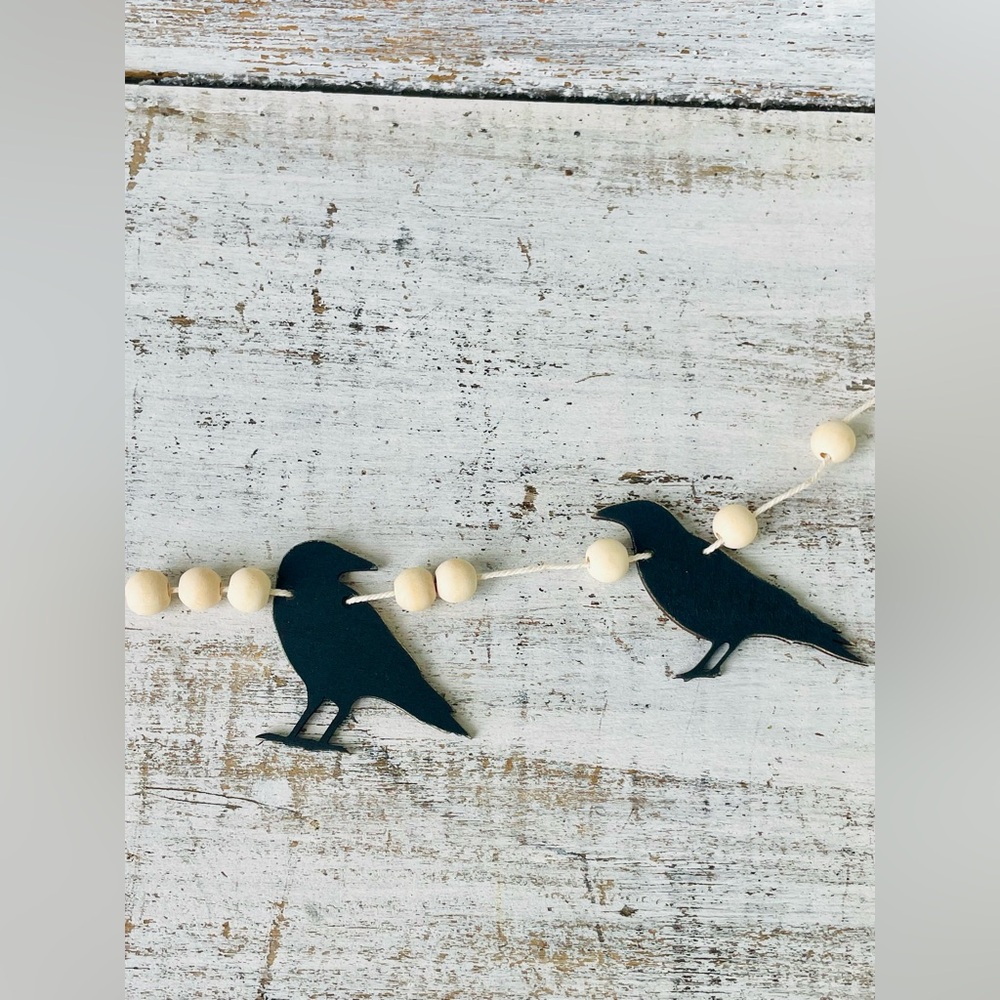 *Wooden Beaded Crow Mini Garland - Picture 8 of 12